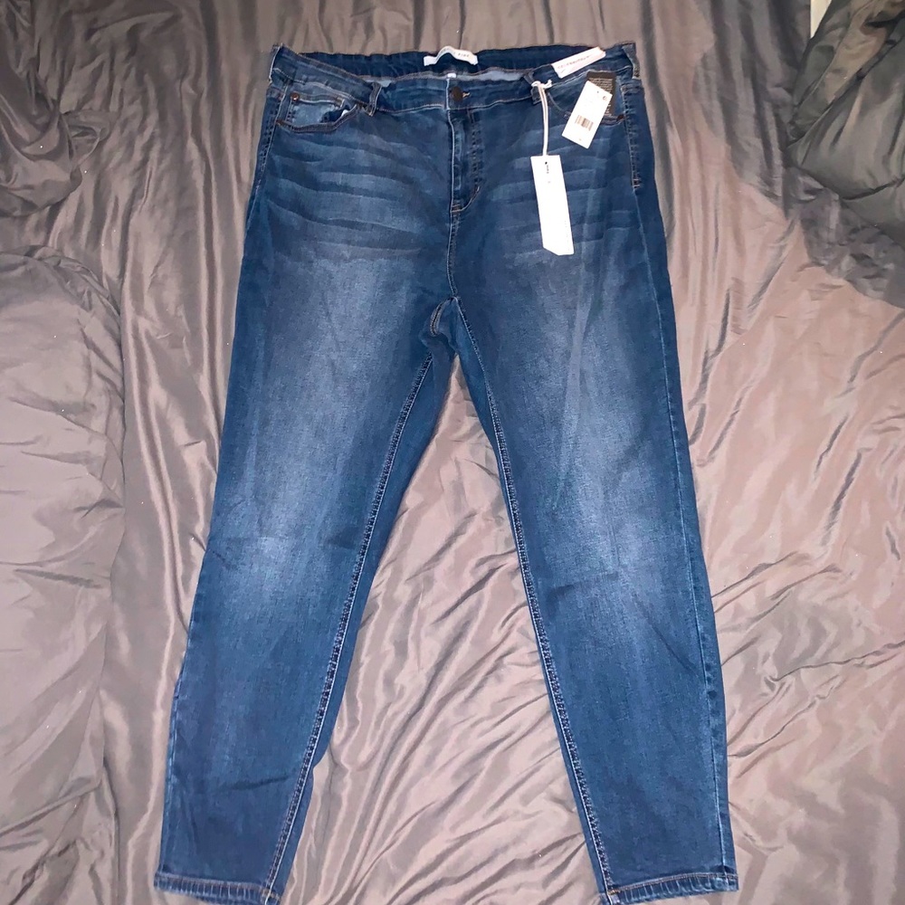 Plus Size Cropped Jeans NWT